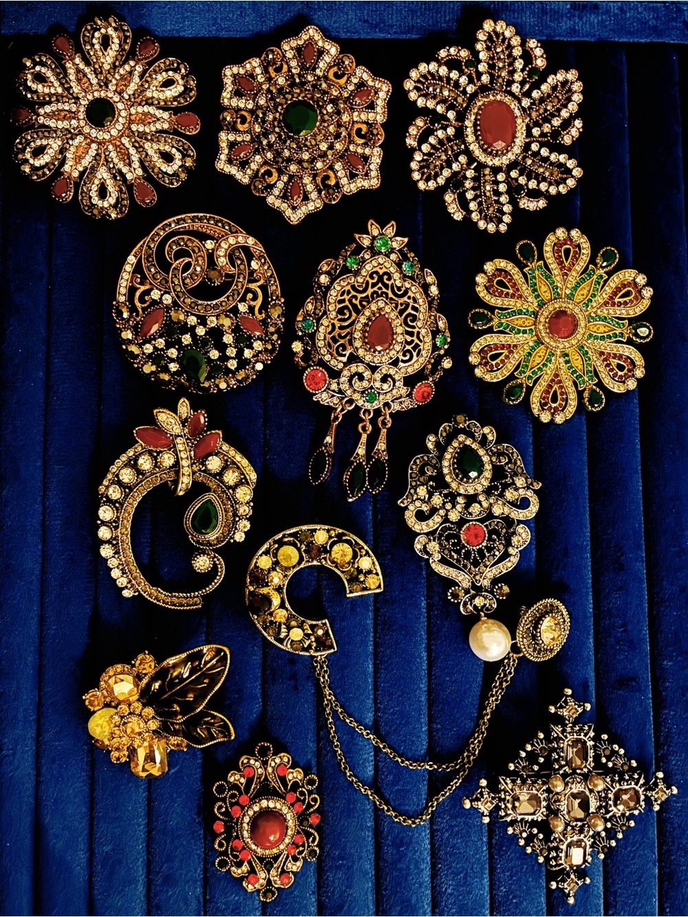 12 Pc Lot Statement Brooch Pins Rhinestone Crystal Gold Tone Jewelry